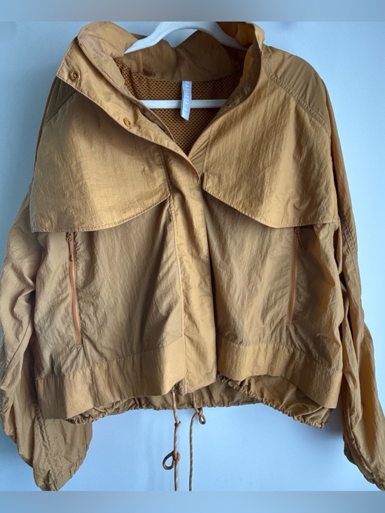 Athleta Jackets & Blazers - Athleta Women’s Mustard Hooded Windbreaker Jacket